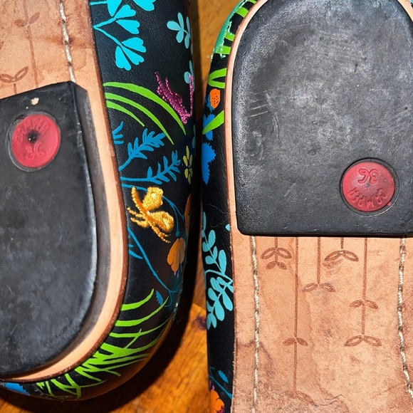 Camper Black Leather Colourful Embroidered Floral Print Flats - Women’s Size 36 - Picture 9 of 9